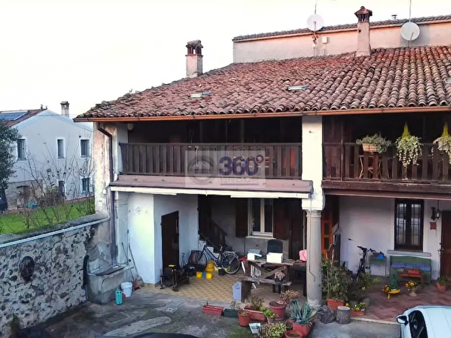 Immagine 1 di Casa indipendente in vendita  in Via S. Martino a Passirano
