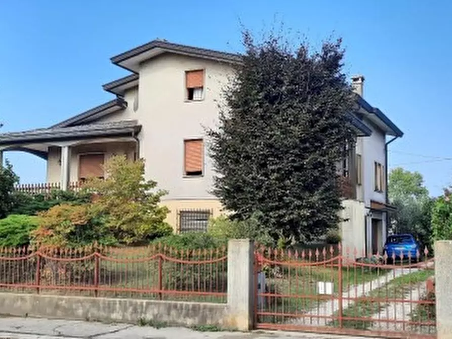 Immagine 1 di Casa indipendente in vendita  in Via Guglielmo Pepe, 5 a Santa Maria Di Sala