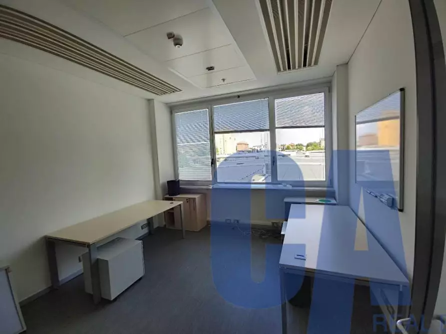 Immagine 12 di Ufficio in affitto  in VIA CAMPANIA a Monza