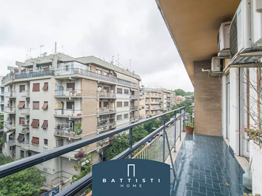 Immagine 1 di Appartamento in vendita  in Via Fonteiana a Roma