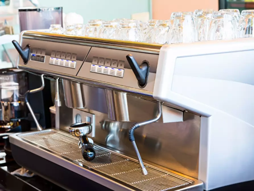 Immagine 2 di Attività commerciale in vendita  in Via Sidoli a Parma