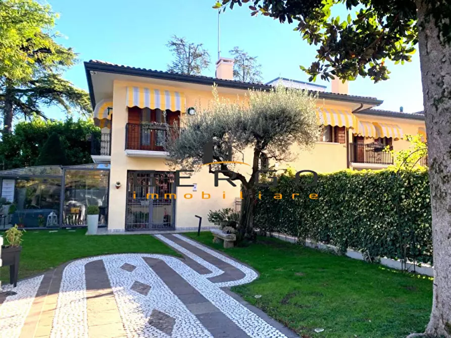 Immagine 1 di Villa in vendita  in via Giuseppe Mazzini a Oderzo