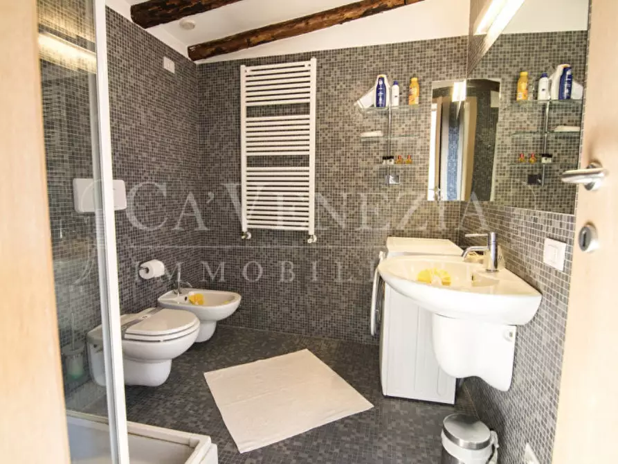 Immagine 21 di Appartamento in vendita  a Venezia