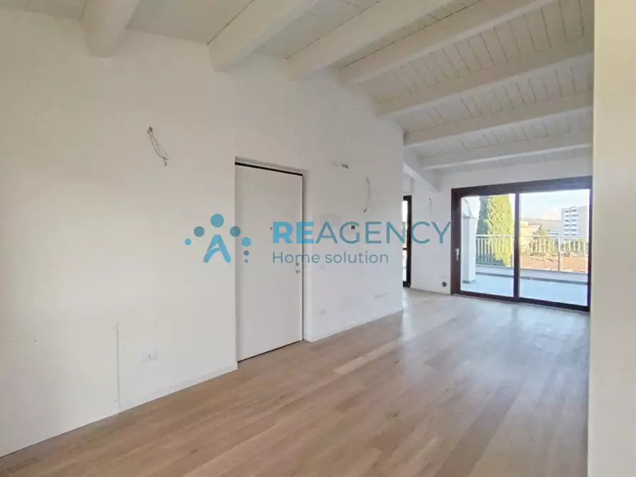 Immagine 9 di Attico in vendita  in Perugia, via Adriatica 35 a Perugia