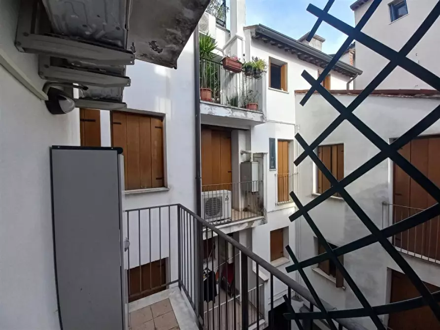 Immagine 9 di Appartamento in affitto  in CORSO FOGAZZARO a Vicenza
