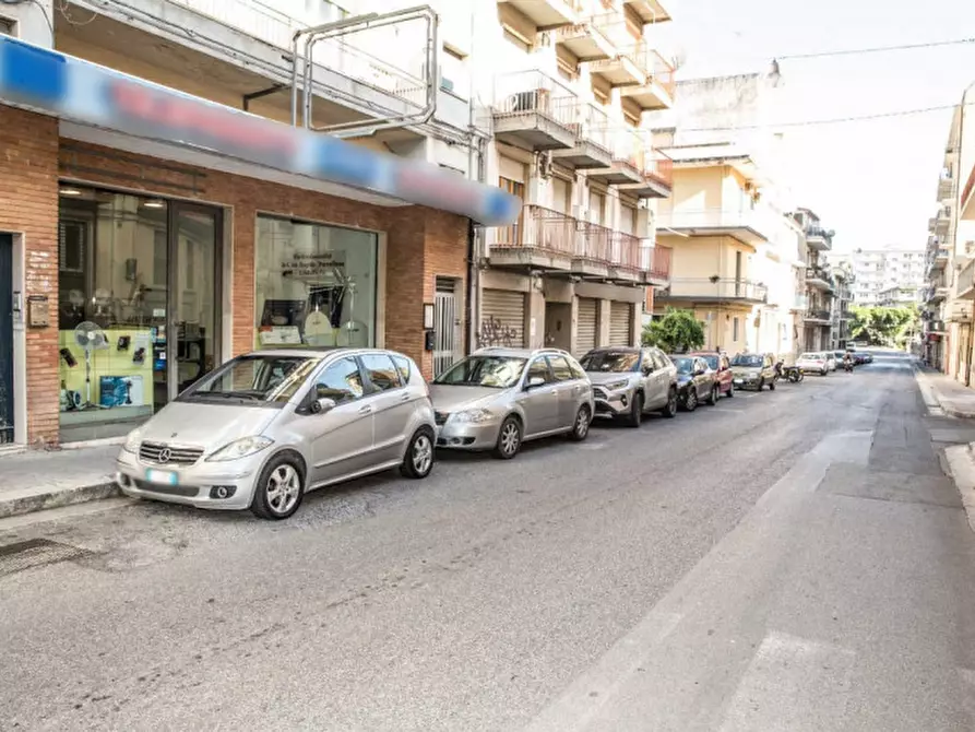 Immagine 2 di Negozio in vendita  in Via Ingegner Migliorisi a Ragusa