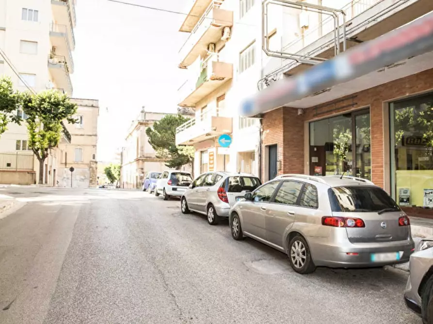 Immagine 3 di Negozio in vendita  in Via Ingegner Migliorisi a Ragusa