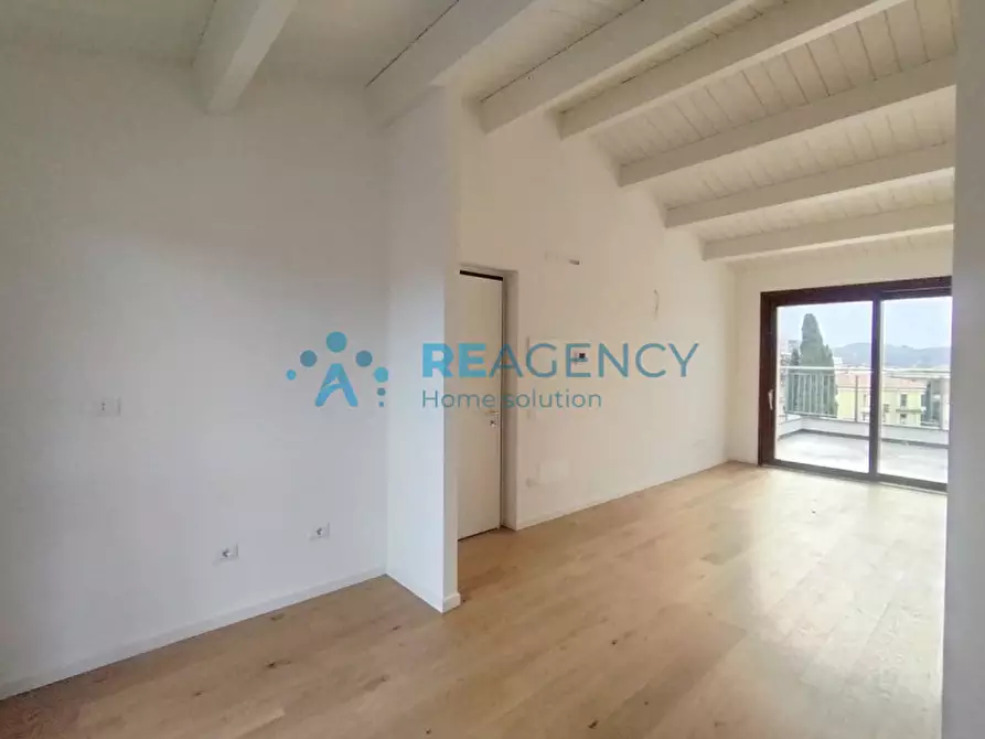 Immagine 4 di Attico in vendita  in Perugia, via Adriatica 35 a Perugia