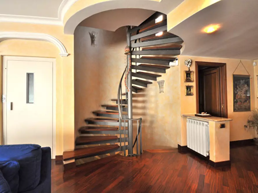 Immagine 11 di Villa in vendita  in Largo Guglielmo La Pegna a Roma