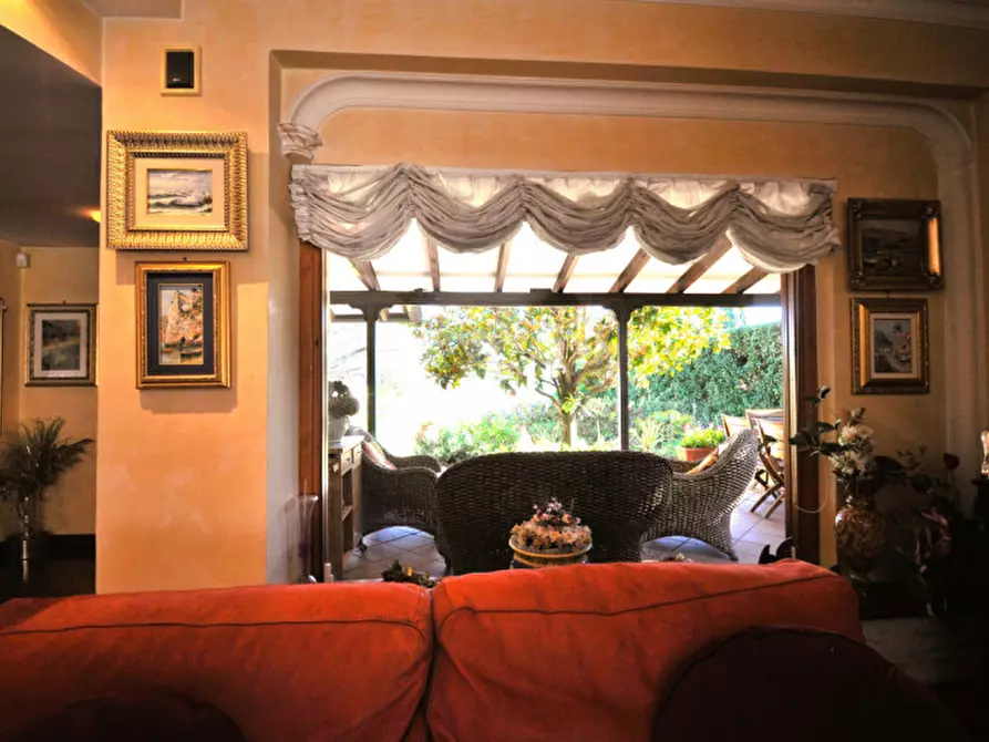 Immagine 13 di Villa in vendita  in Largo Guglielmo La Pegna a Roma