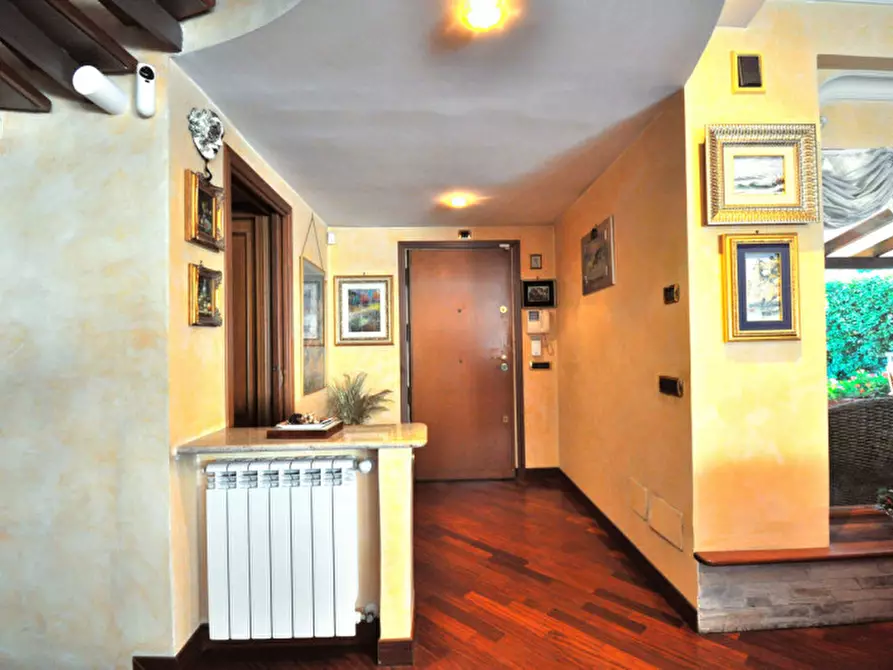 Immagine 15 di Villa in vendita  in Largo Guglielmo La Pegna a Roma