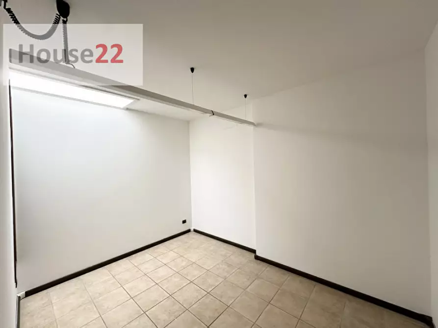 Immagine 22 di Ufficio in vendita  a Schio