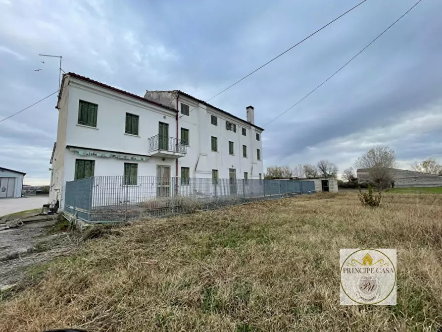 Immagine 1 di Casa bifamiliare in vendita  in via Ca' Megliadino a Montagnana