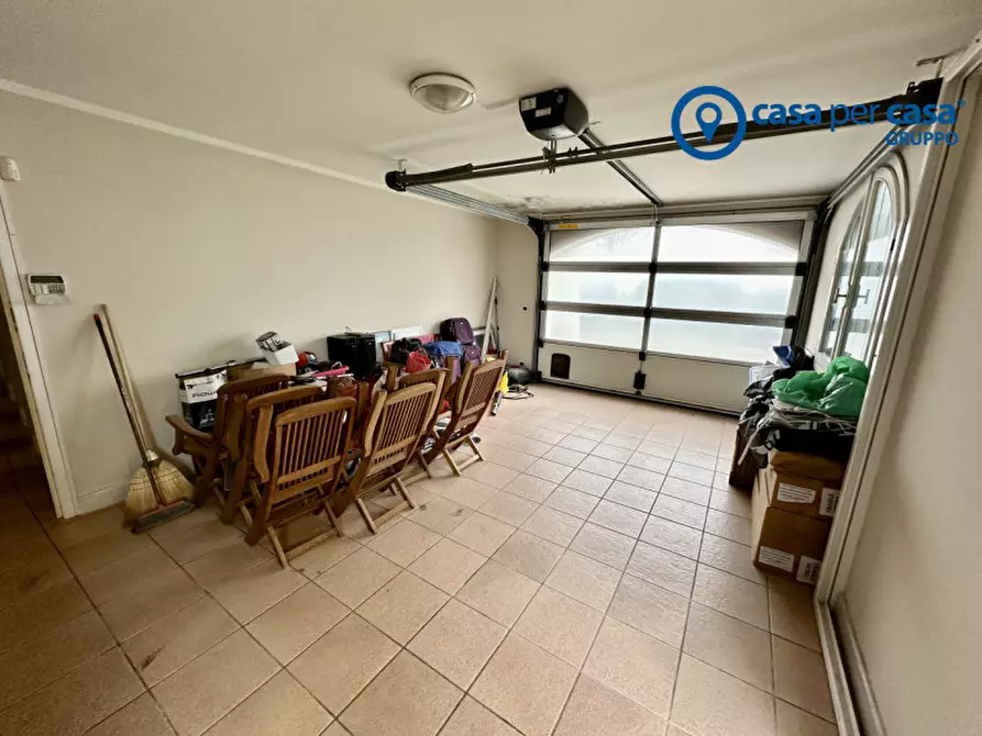 Immagine 29 di Villa in vendita  in Via Spizzenetto 151 a Giacciano Con Baruchella