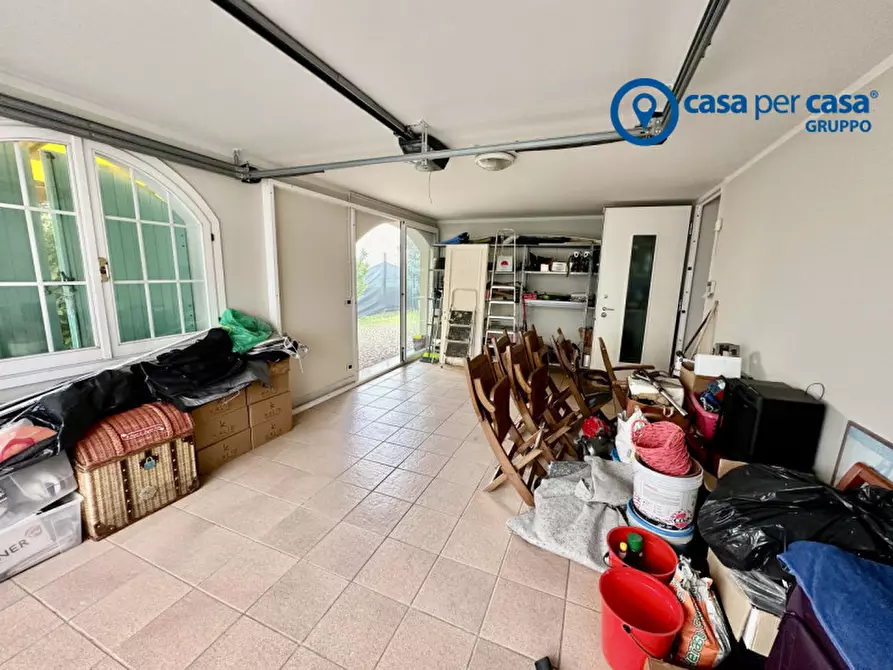 Immagine 32 di Villa in vendita  in Via Spizzenetto 151 a Giacciano Con Baruchella