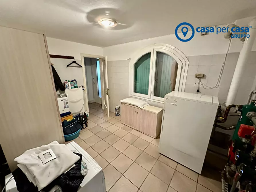 Immagine 34 di Villa in vendita  in Via Spizzenetto 151 a Giacciano Con Baruchella