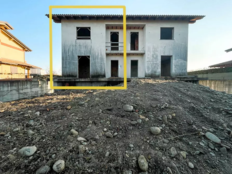 Immagine 1 di Casa bifamiliare in vendita  in via Papa Giovanni XXIII a Cavaglio D'agogna