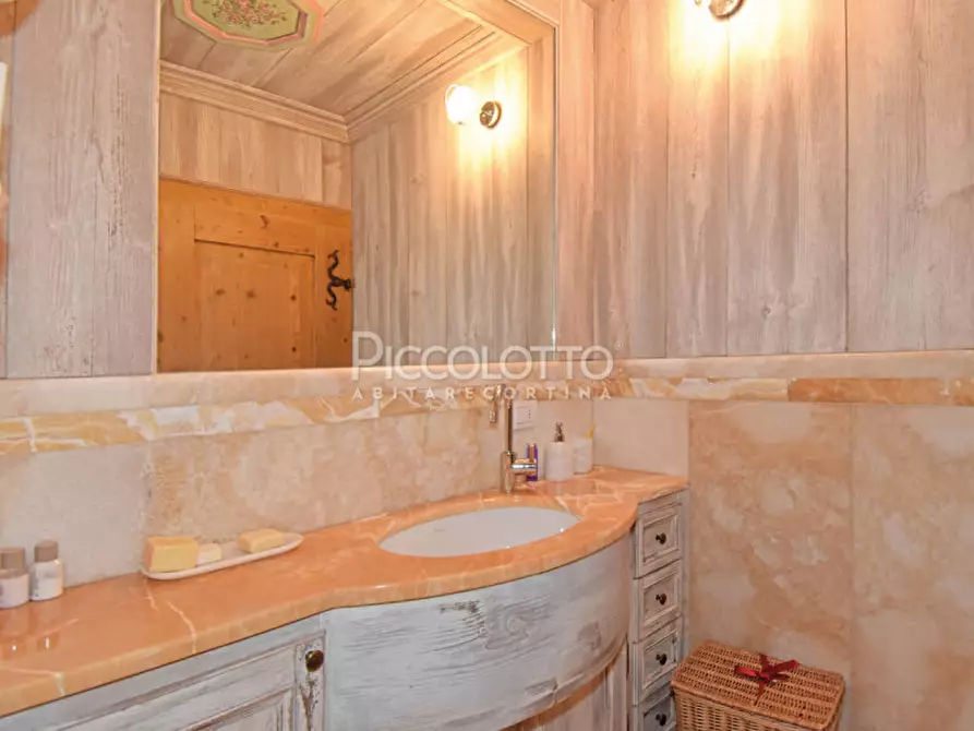 Immagine 12 di Appartamento in vendita  in località Majon a Cortina D'ampezzo