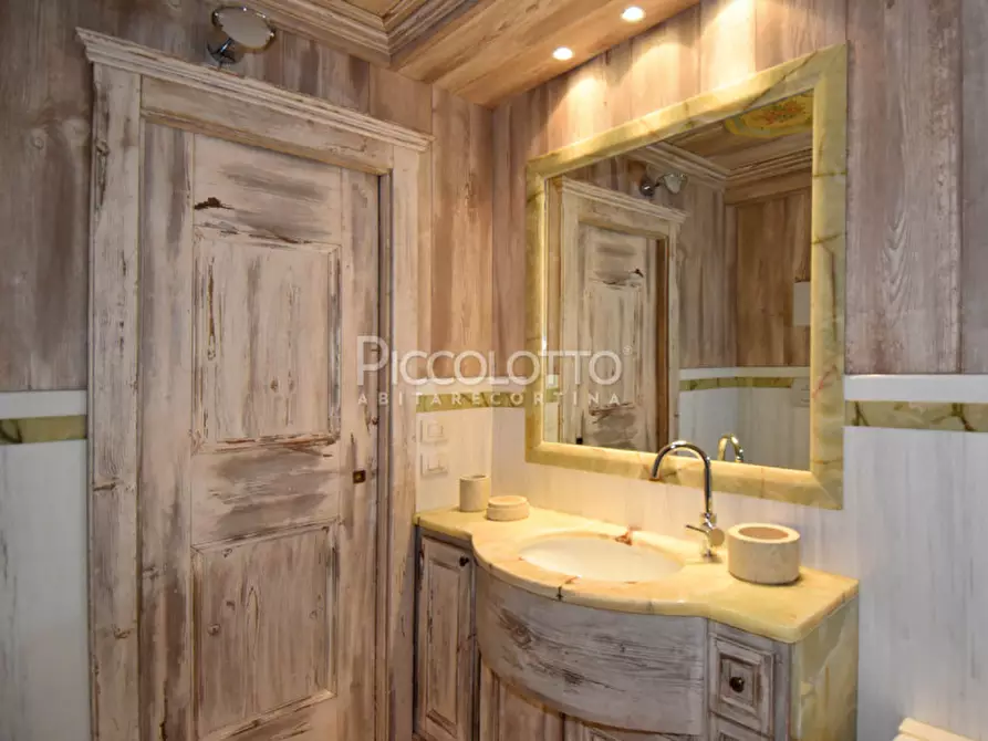 Immagine 13 di Appartamento in vendita  a Cortina D'ampezzo