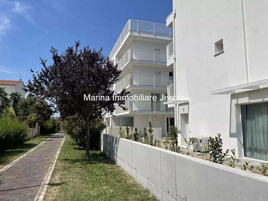Immagine 2 di Appartamento in vendita  in via Rovigo a Jesolo