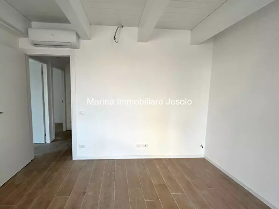 Immagine 7 di Appartamento in vendita  in via Rovigo a Jesolo