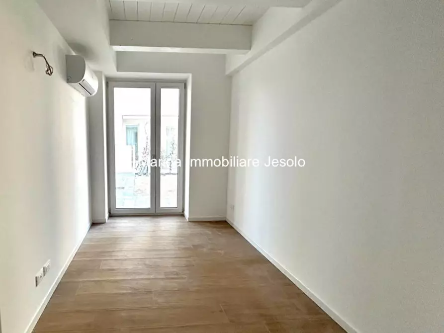 Immagine 9 di Appartamento in vendita  in via Rovigo a Jesolo