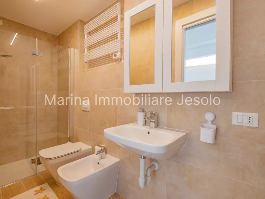 Immagine 12 di Appartamento in vendita  in via Rovigo a Jesolo