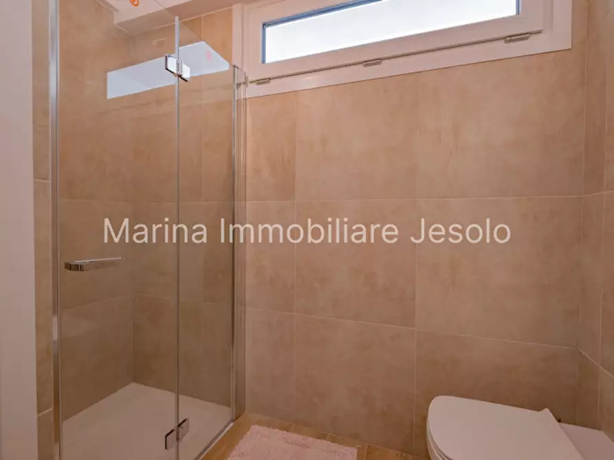 Immagine 14 di Appartamento in vendita  in via Rovigo a Jesolo