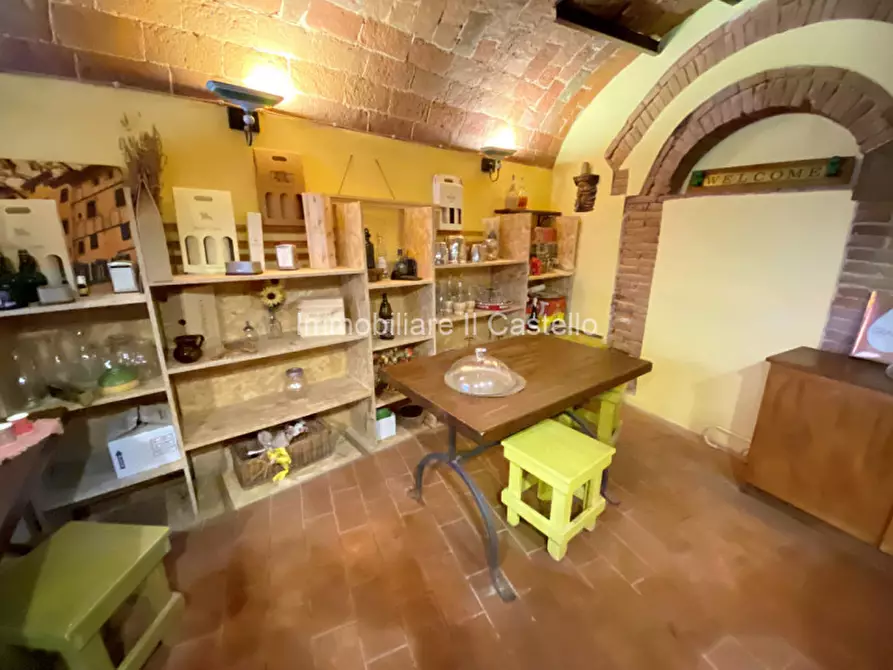 Immagine 27 di Attività commerciale in vendita  in Porta Fiorentina a Paciano