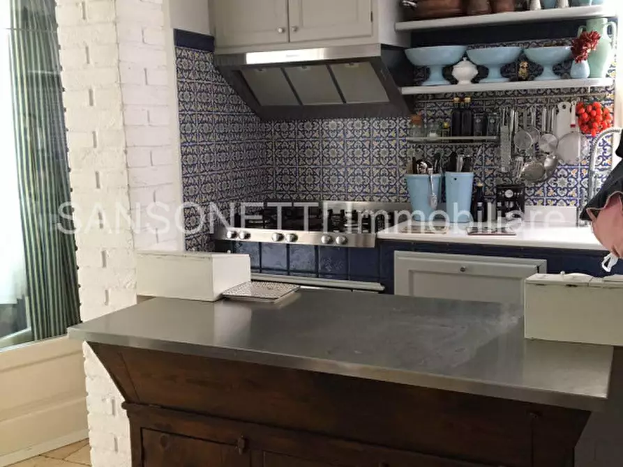 Immagine 20 di Palazzo in vendita  in MYCAT a Fasano