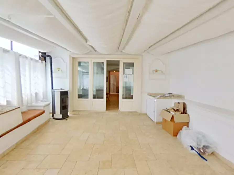 Immagine 26 di Palazzo in vendita  in MYCAT a Fasano