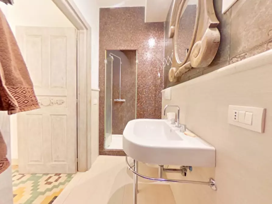 Immagine 32 di Palazzo in vendita  in MYCAT a Fasano