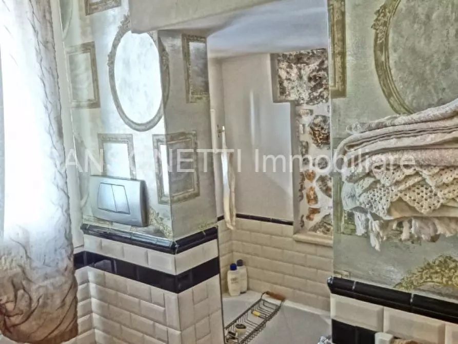 Immagine 35 di Palazzo in vendita  in MYCAT a Fasano