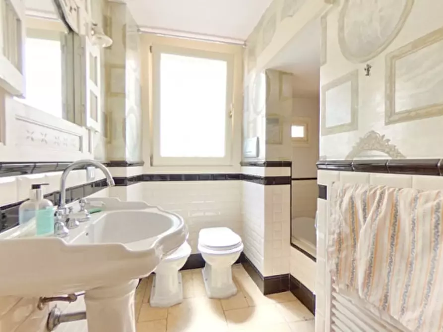 Immagine 41 di Palazzo in vendita  in MYCAT a Fasano