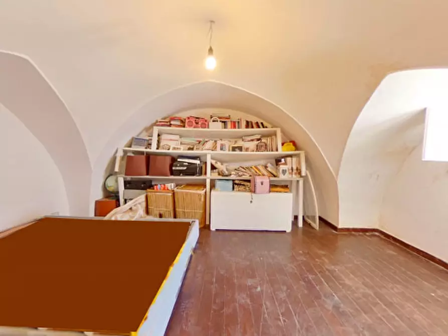 Immagine 42 di Palazzo in vendita  in MYCAT a Fasano