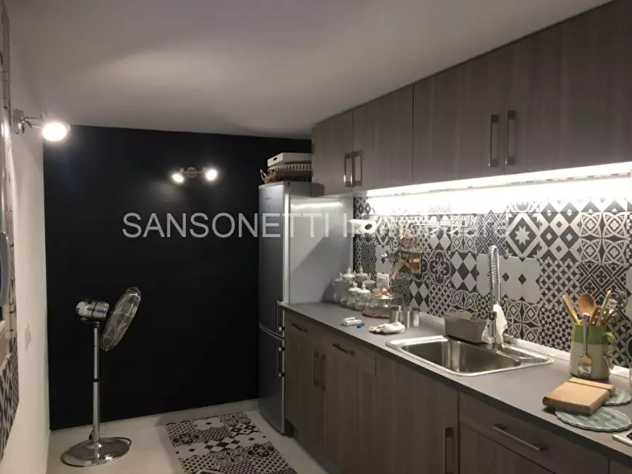 Immagine 46 di Palazzo in vendita  in MYCAT a Fasano