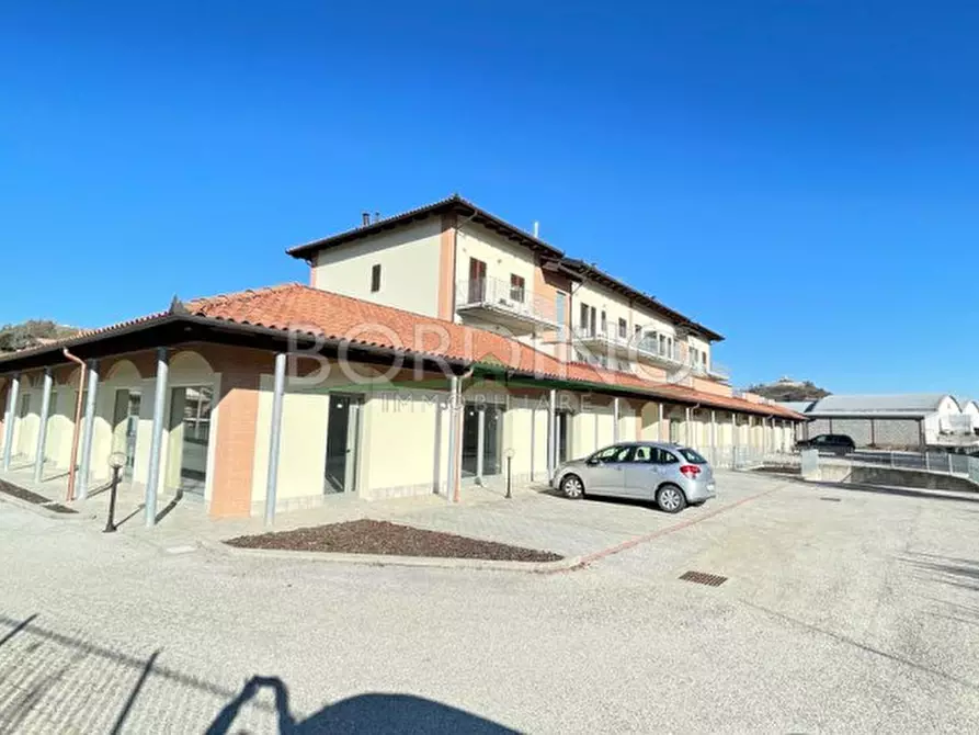 Immagine 15 di Negozio in vendita  in Via Torino, snc a Vezza D'alba