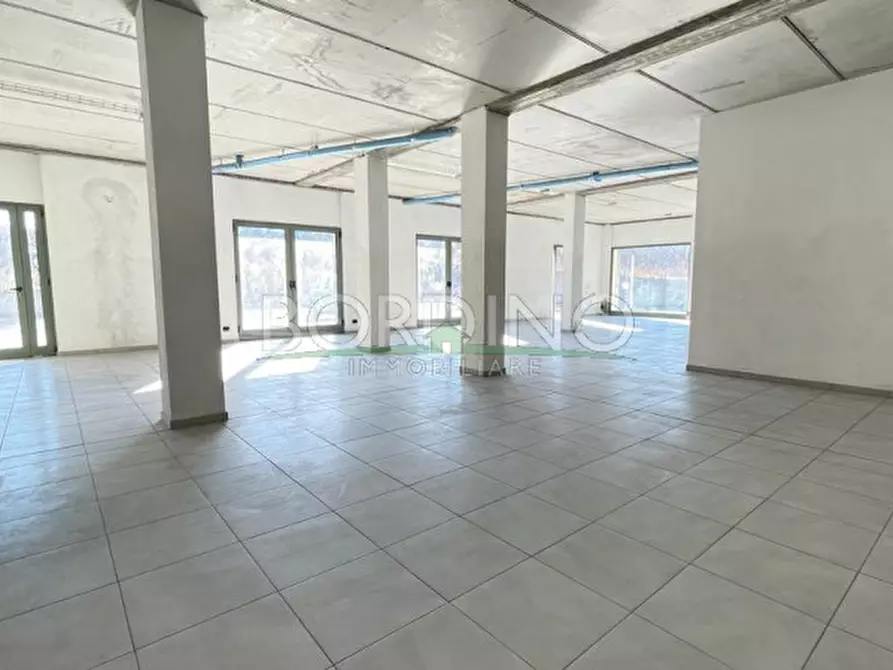 Immagine 19 di Negozio in vendita  in Via Torino, snc a Vezza D'alba