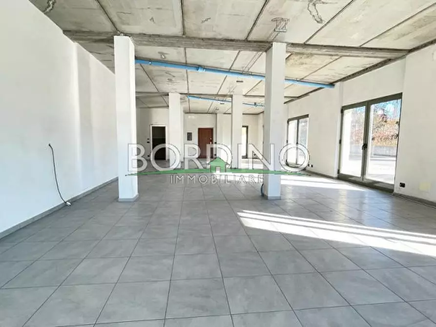 Immagine 22 di Negozio in vendita  in Via Torino, snc a Vezza D'alba