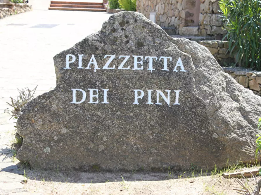 Immagine 1 di Negozio in affitto  in Piazza dei Pini a Arzachena