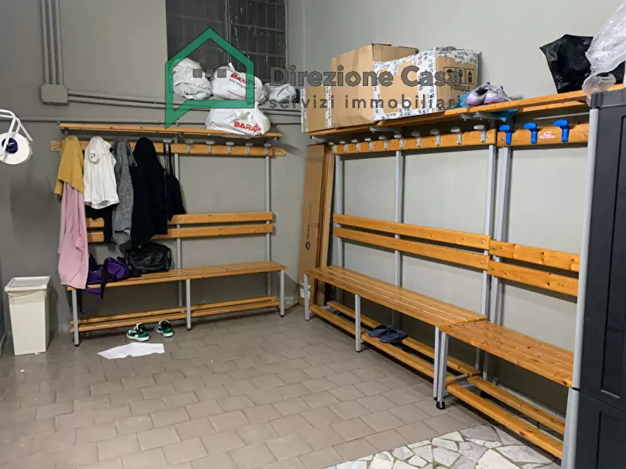 Immagine 10 di Attività commerciale in vendita  in Calata Capodichino 96 a Napoli