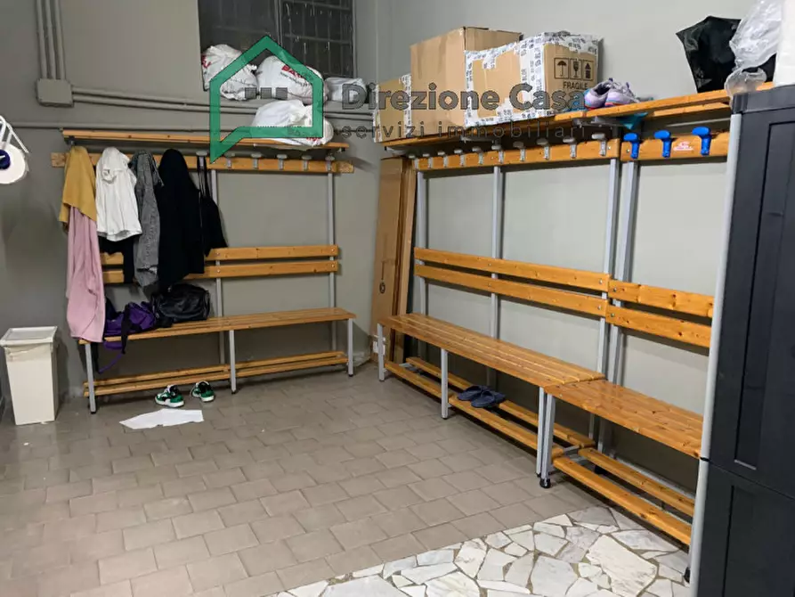 Immagine 11 di Attività commerciale in vendita  in Calata Capodichino 96 a Napoli