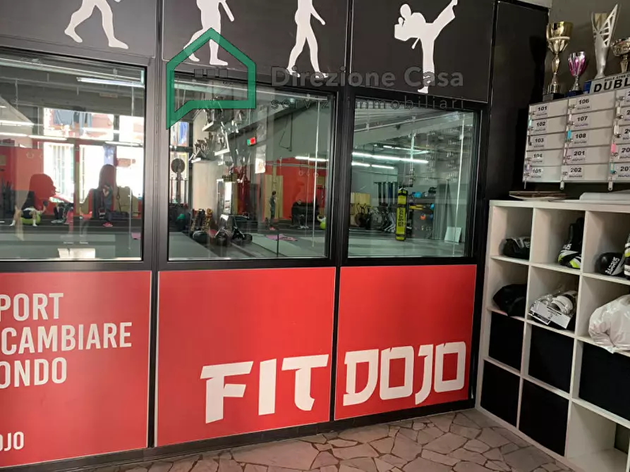 Immagine 12 di Attività commerciale in vendita  in Calata Capodichino 96 a Napoli