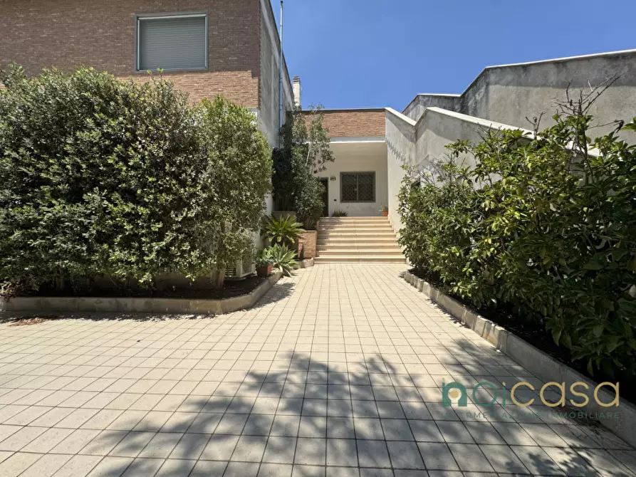 Immagine 1 di Casa bifamiliare in vendita  in Via Cosimo De Giorgi 74 a Surbo