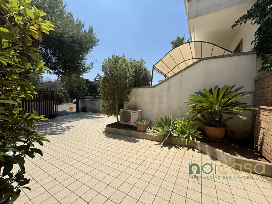 Immagine 9 di Casa bifamiliare in vendita  in Via Cosimo De Giorgi 74 a Surbo