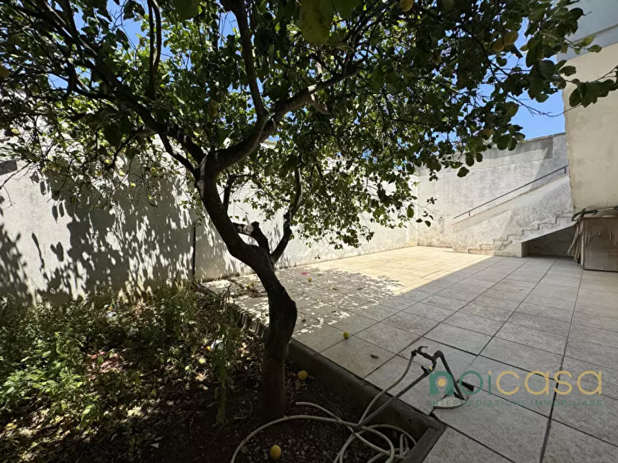 Immagine 10 di Casa bifamiliare in vendita  in Via Cosimo De Giorgi 74 a Surbo