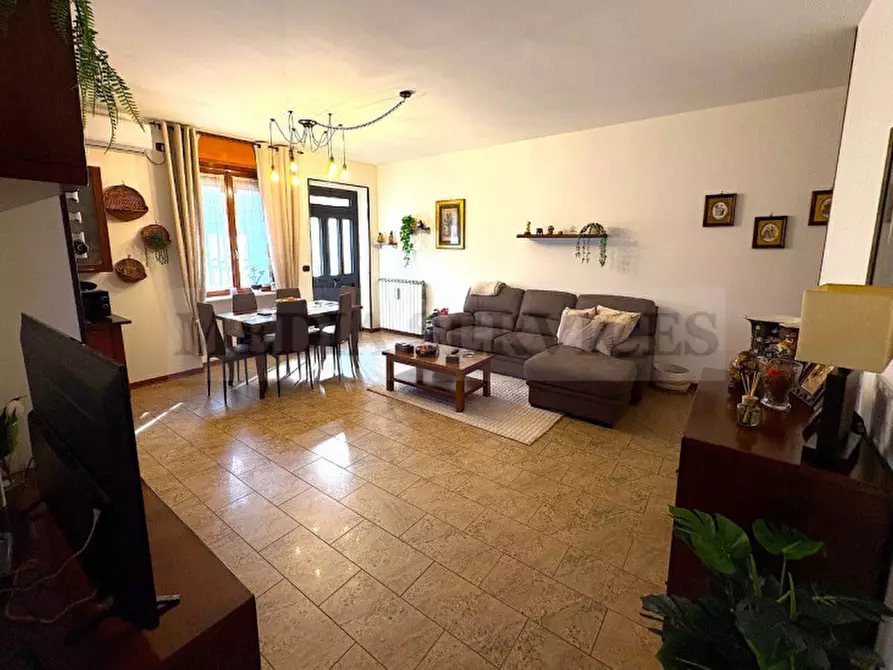 Immagine 1 di Appartamento in vendita  in via Roma n° 37 a Dorno