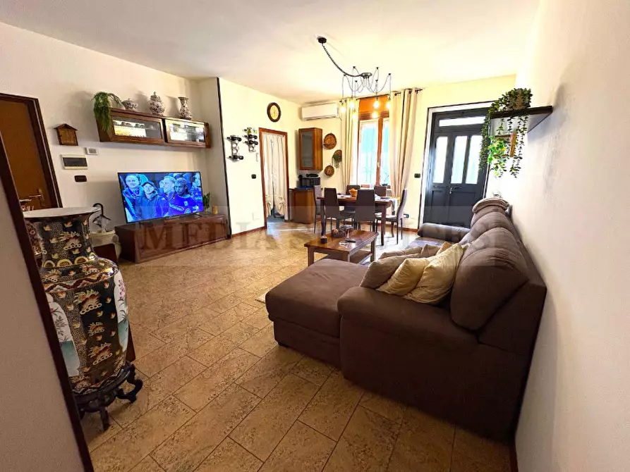 Immagine 2 di Appartamento in vendita  in via Roma n° 37 a Dorno