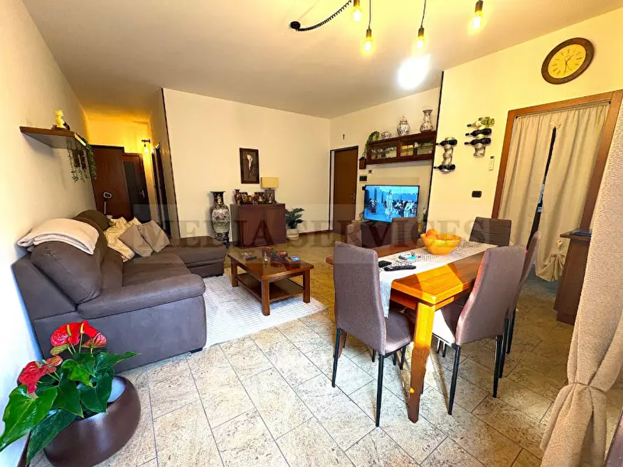 Immagine 3 di Appartamento in vendita  in via Roma n° 37 a Dorno