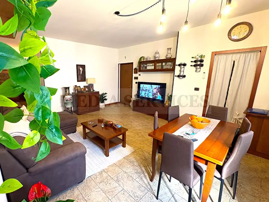 Immagine 4 di Appartamento in vendita  in via Roma n° 37 a Dorno